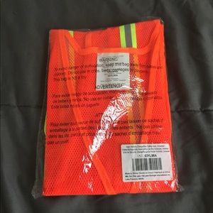 6 high visibility vests